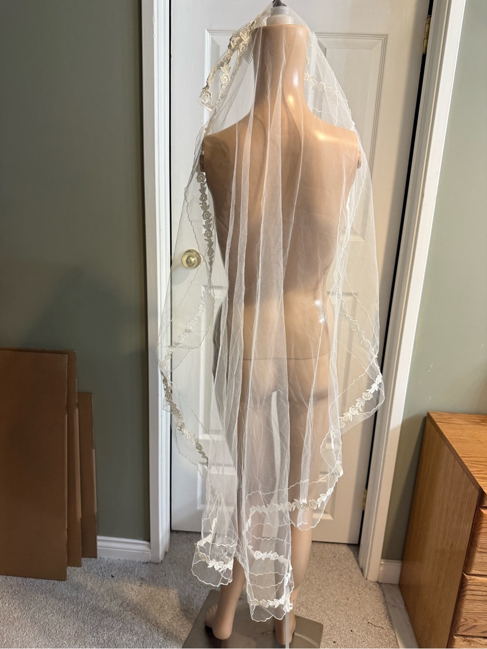 White Long Bridal Wedding Veil Net Lace Applique Edge with Comb 49 inches